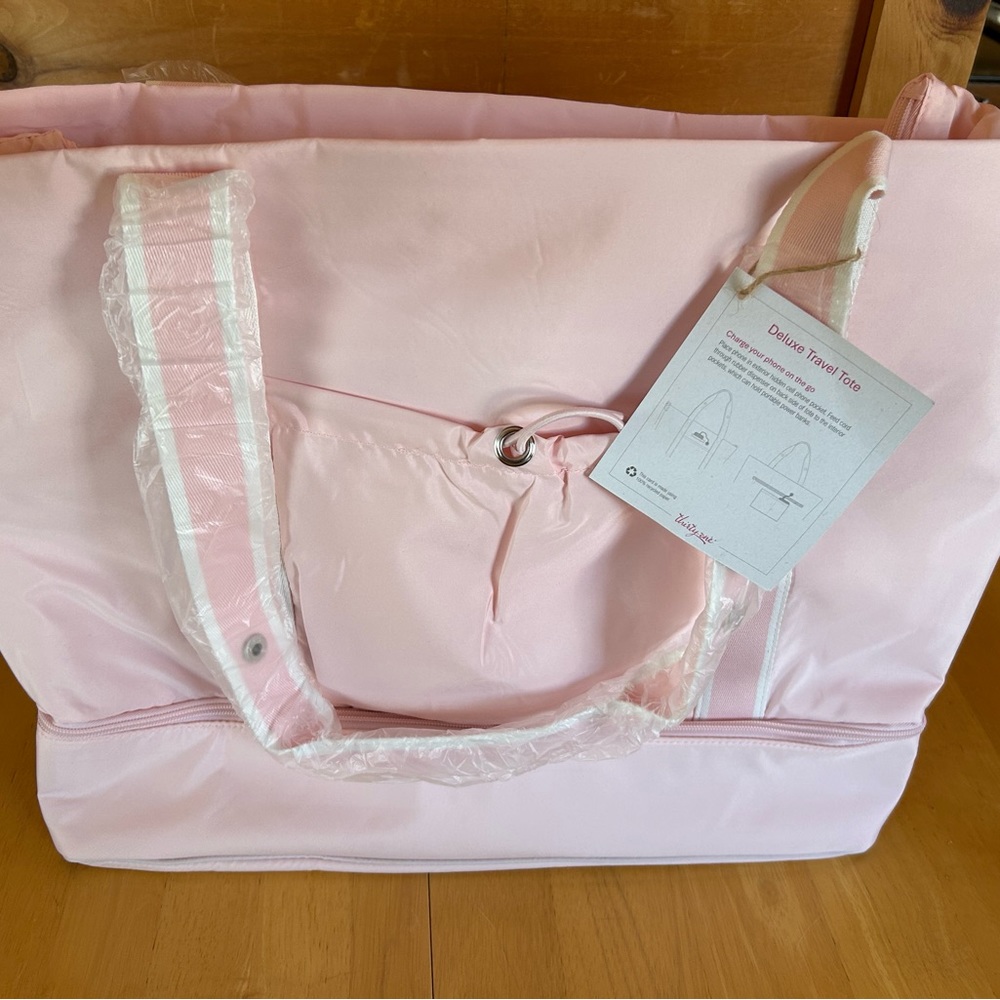 Thirty-One Pink Deluxe Travel Tote